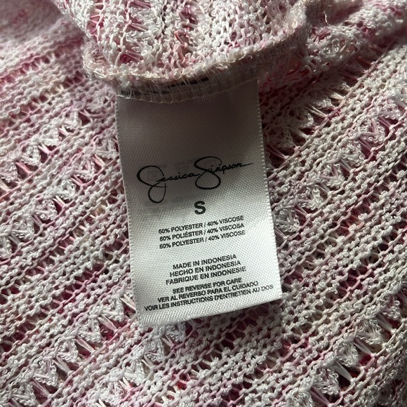 Hi, selling this wonderful long sleeve shirt for kids in size S. - Picture 4 of 4